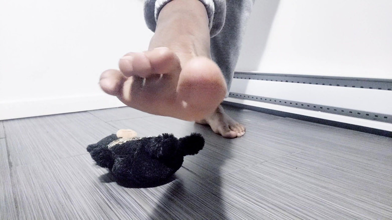 Soft Soleman: Aku bermain dengan plushes, berdansa (2025)