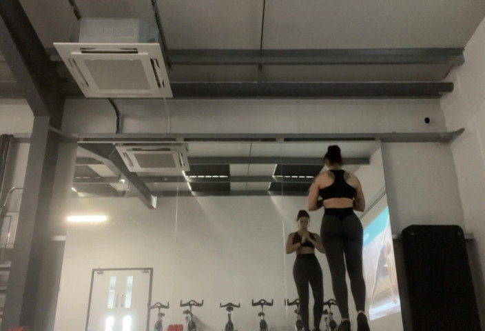 Adreena Winters: Un richiamo costante sul perché tutte le voi piccole femmine...