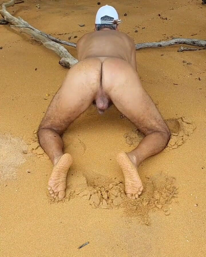 Ladysilvas: Ladysilva presumiendo desnuda en la playa