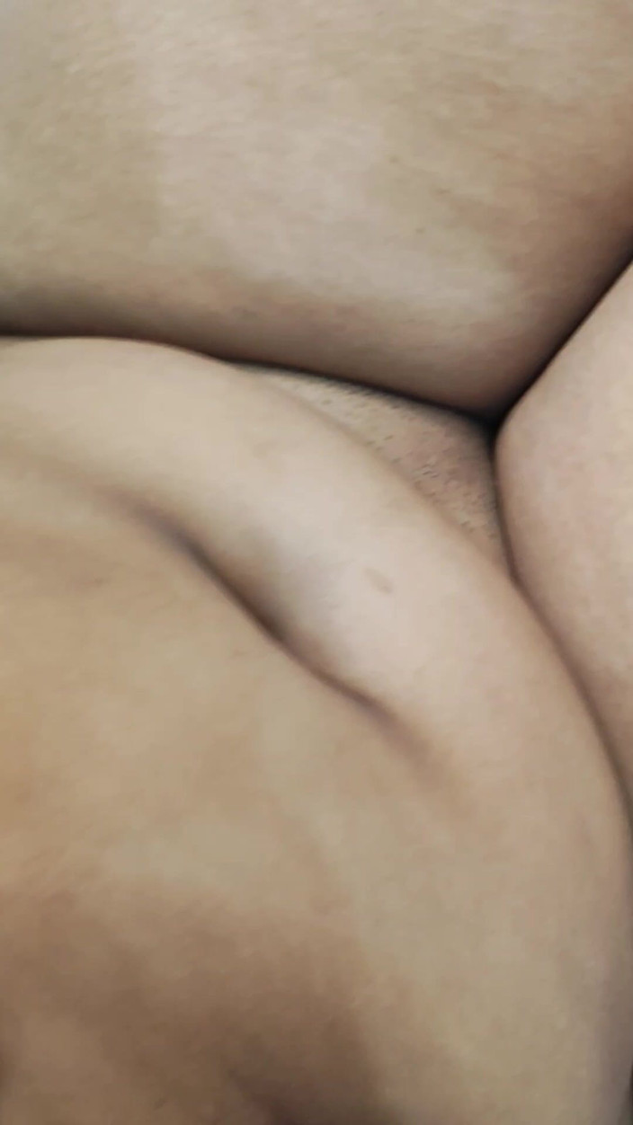 Gulabo: Desi bhabhi ki seins