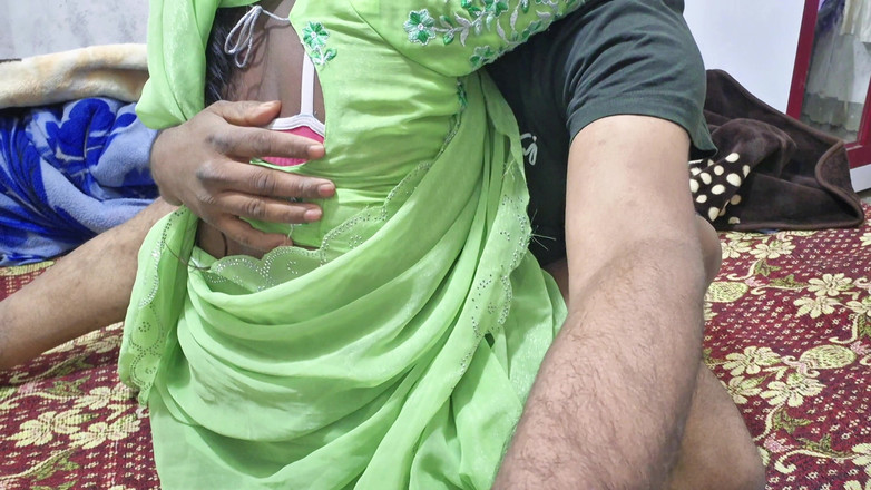 ExcitedWomen: Min heta sexiga fru knullar med mig i rummet inne...