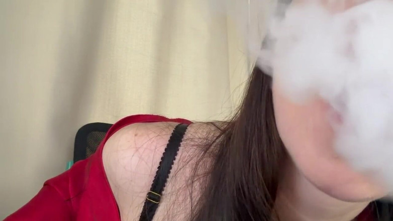 Skinny_lady69: Hipnotizante de vape en su cara