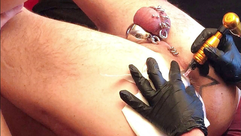 Dominatrix Frida: Tatuaż gwiazdy dupka