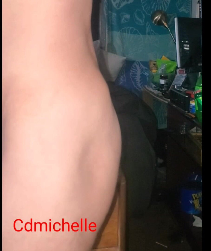 Crossdressers Cd Michelle wearing sexy lingerie: Cdmichelle穿白色内裤内衣和尼龙