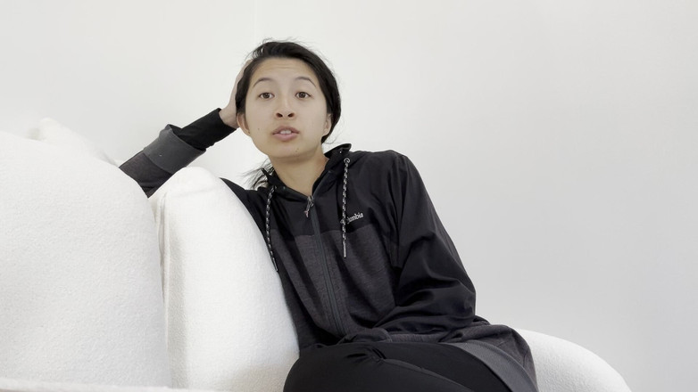 Felicity Azura: Azjatycka gospodyni CFNM