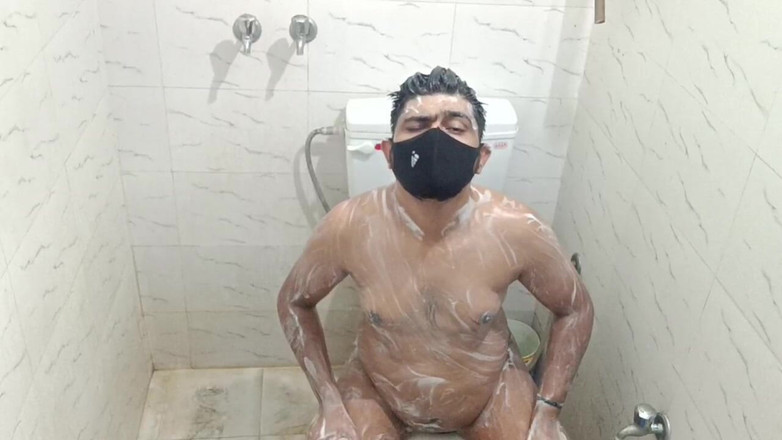 Jyoti Verma: Martes baño desnudo baile y masaje