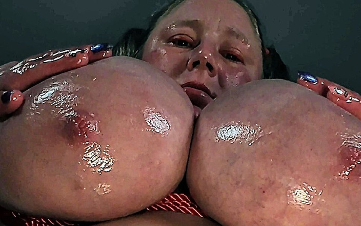 Authentic Pleasures: BBW BDSM Touw Vastgebonden Olieachtige Borsten En Tepels Solo Spelen