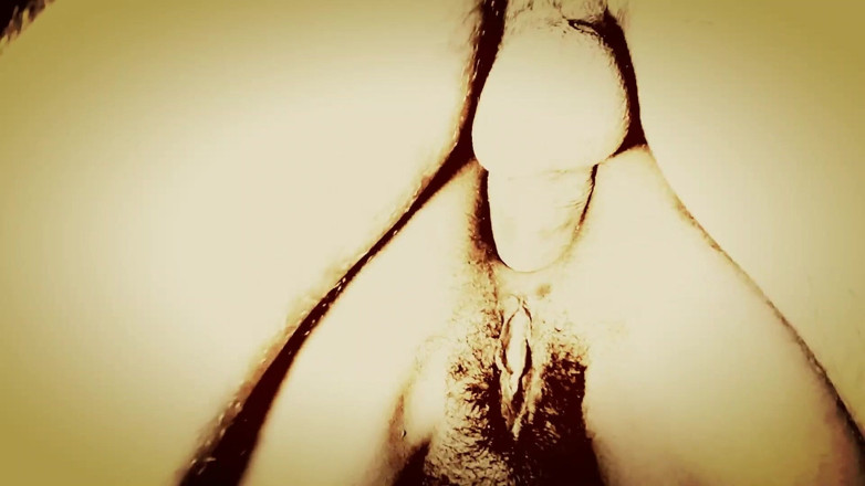 Novinha Insaciavel: Old style bitch swallowing dick and taking it up the...