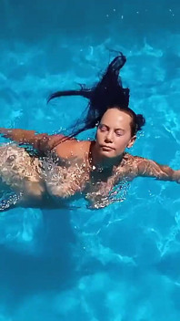 Swimming Naked Outdoors so the Neighbour Can Look at Me