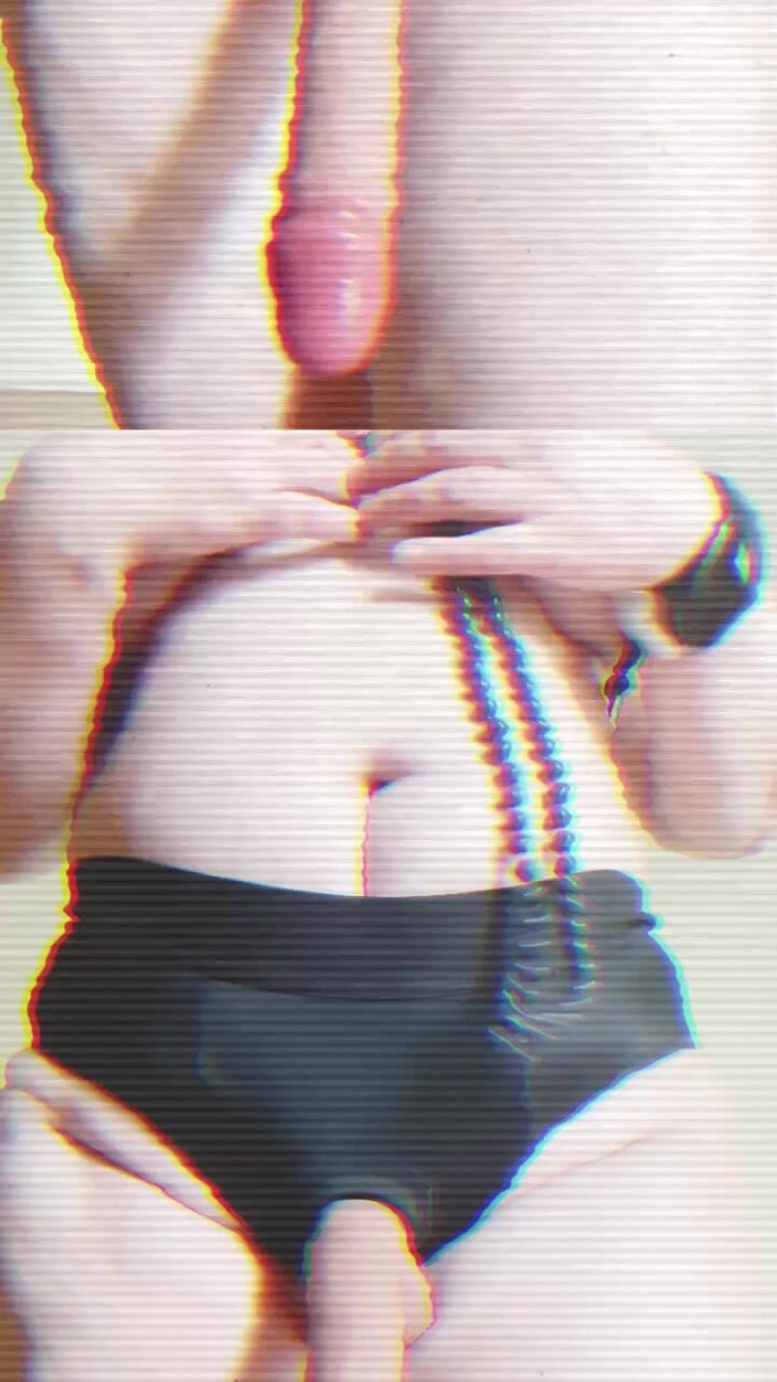 VikkiGeorgia: 残酷なストラポネス・ファンタジー