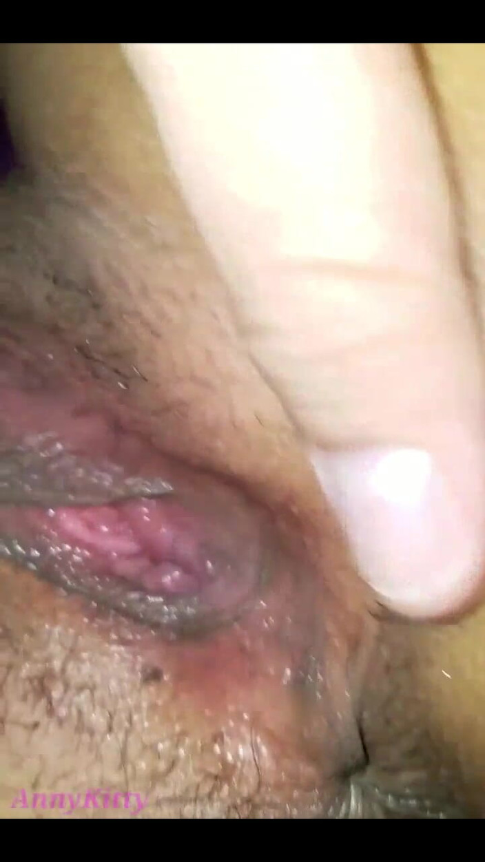 Anny Kitty: Seks dubur kali pertama untuk awek latina amatur ini