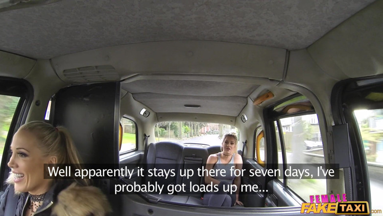 Fake Taxi: Falsk taxi - fingrar en passande och flirtig brud till ecstasy