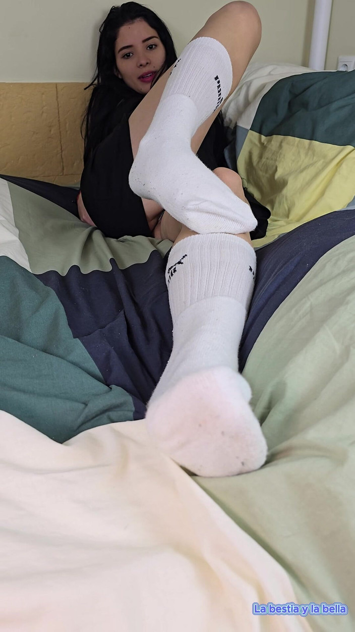 Labestiaylabella: Svádění mými krásnými nohami a lahodné kouření ptáka