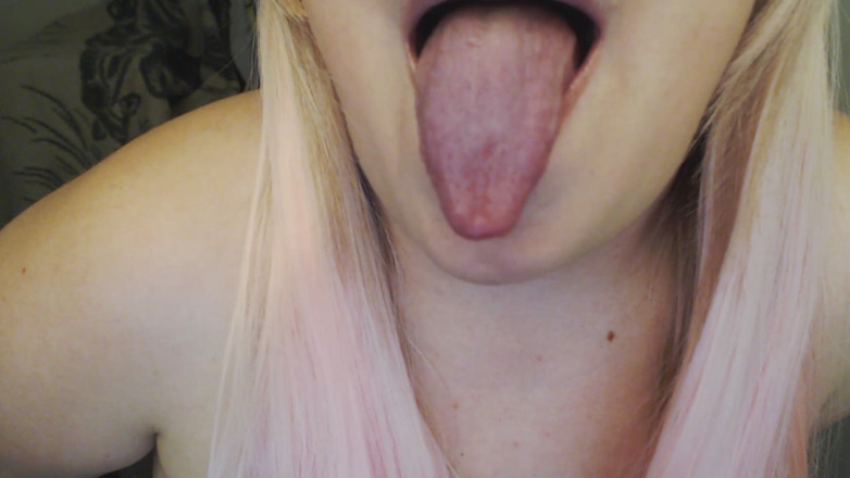 Scarlet Vixen: Blonde Hottie Tongue Fetish