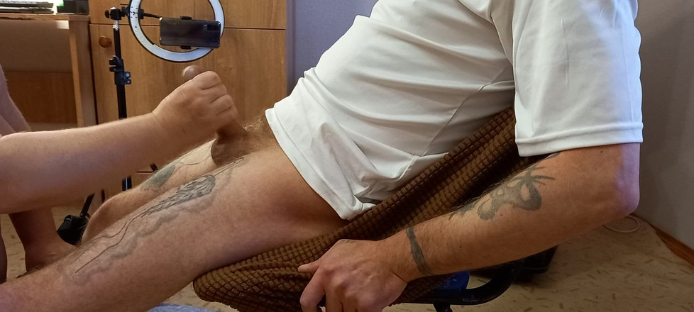 Zona901: gruba kobieta szarpie mojego kutasa rano przed wytryskiem