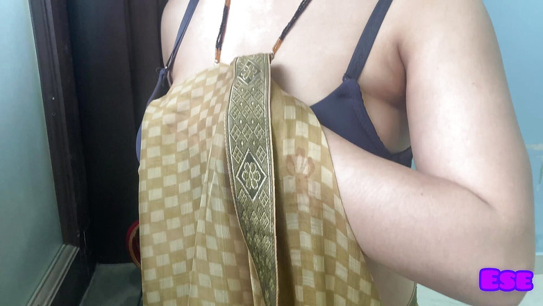 Sammy Sins: Bhabhi si prstila kundičku v místnosti, najednou se švagr udělal zezadu...