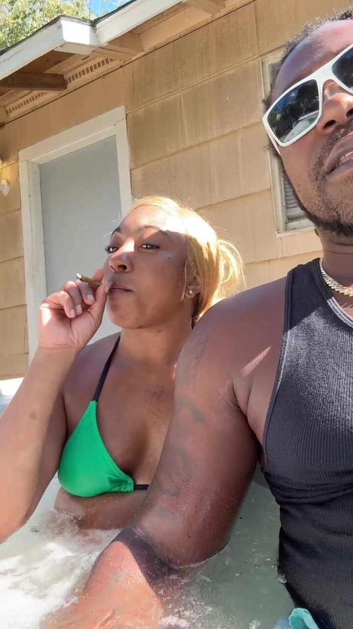 Fijii pornbox: Fijii pornbox trực tiếp với Str8rich trong bồn tắm nước...