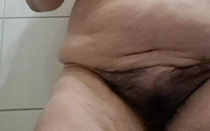 Mommy big hairy pussy: Laat echt harig poesje zien