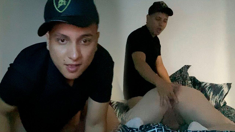 Tomas Styl: Îmi place să-mi ling profesoarele fundul gras