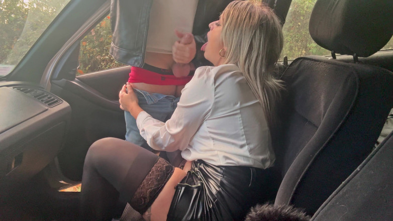 AnissaHale: Dogging - Cheating Wife Sucks Two Strangers