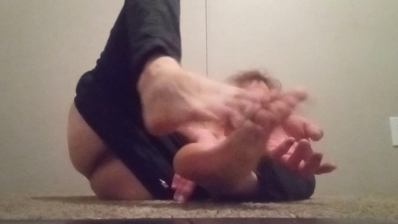 LilTaste: Facemask Fetish Fanclub Video of the Month (ffvotm); April 2023