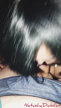 La moglie troia succhia le palle con i capelli neri natashadickfan