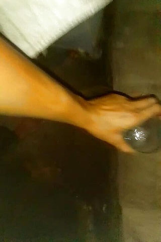 Gangbang straight: Писаю в питьевом стакане для секса