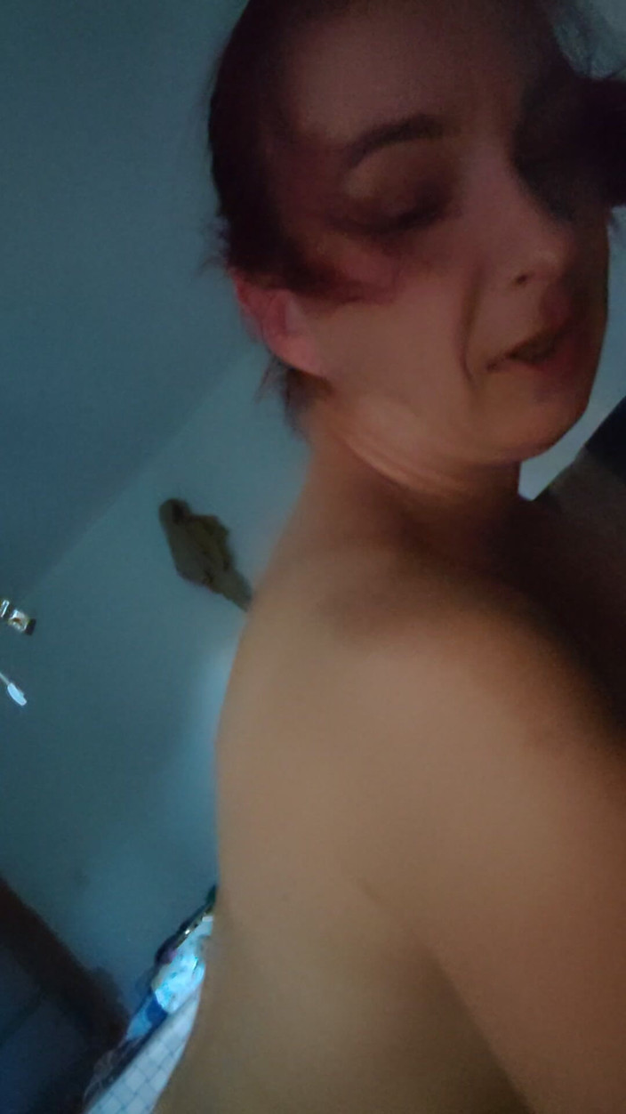 JelaiBora: Seksi Sırp orta yaşlı seksi kadın gerçek bir kovboy kız...