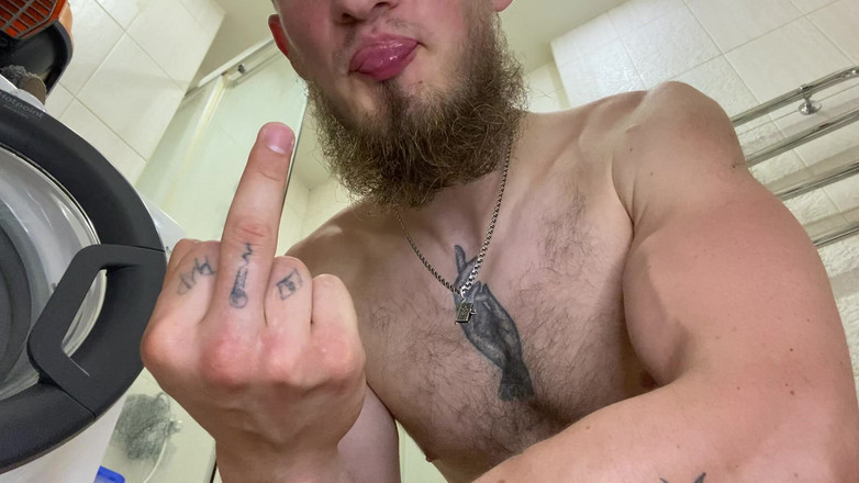 Hunky time: 肌肉爸爸吐口水