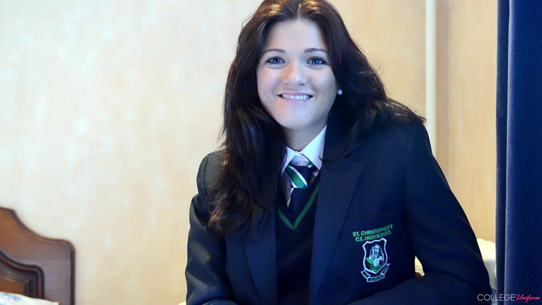 College Uniform: Entrevista Con Nickie Ann