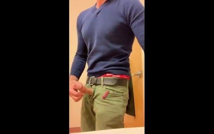 Tjenner: Jerkoff and Cum in a Bathroom in Hollister Boxers