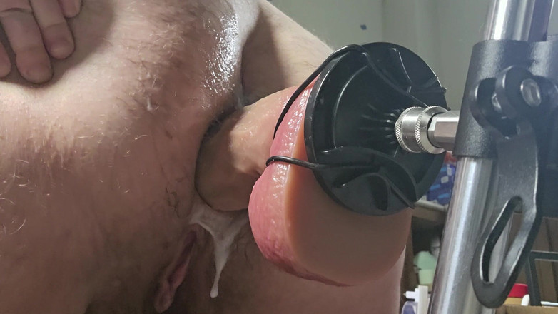 puppyrolls: 这个假阳具太大了，真的让我大开了