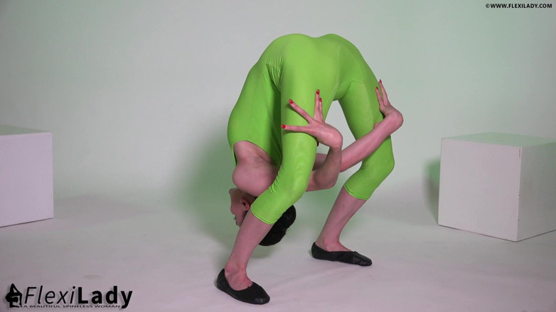 Flexilady: Contortion to the Extreme