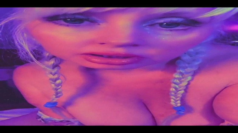 PaintedRose: Sărută pula dommy a mamei