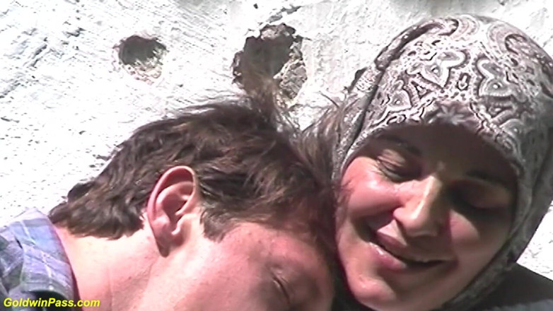 Goldwin pass: Chubby wife outdoor fucking by her toyboy