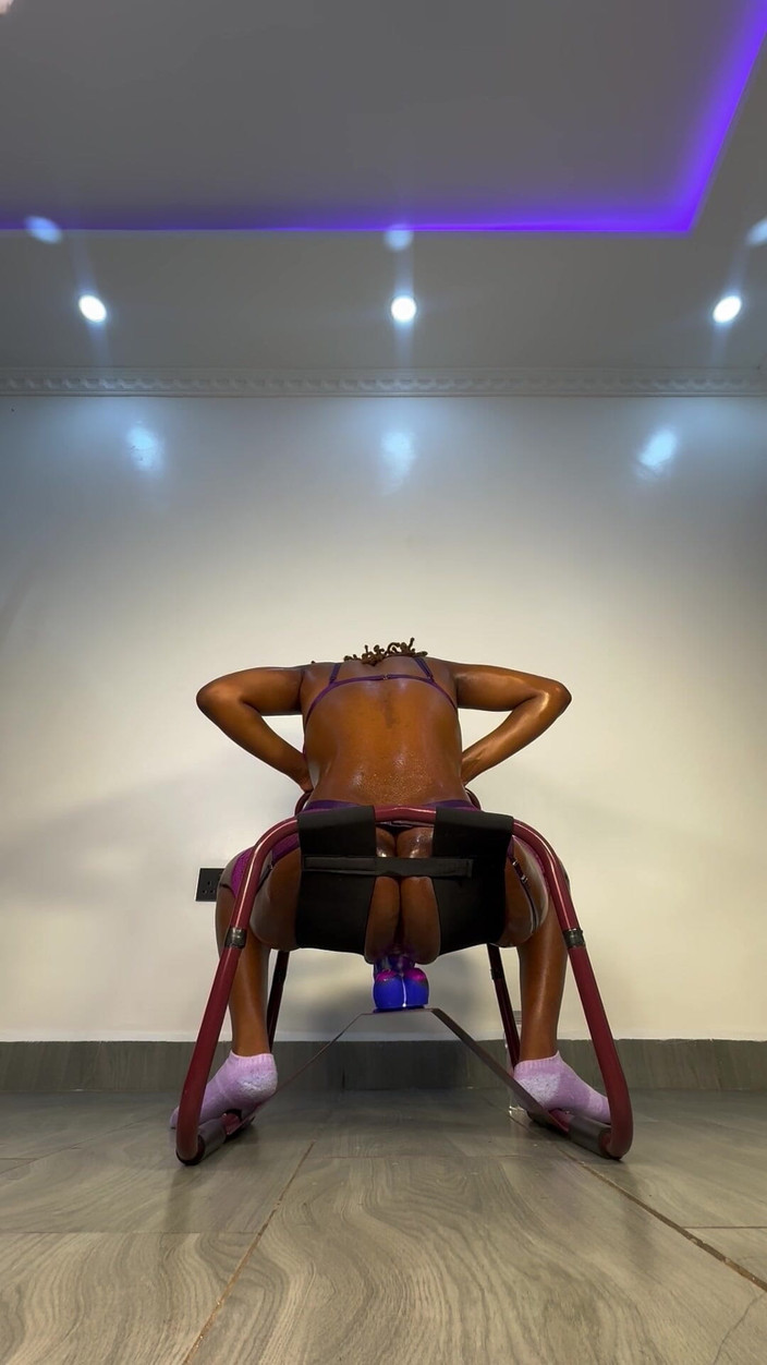 SEXXY-DAISY: Yukarıdan zıplayarak orgazmları daha da iyi yapıyor