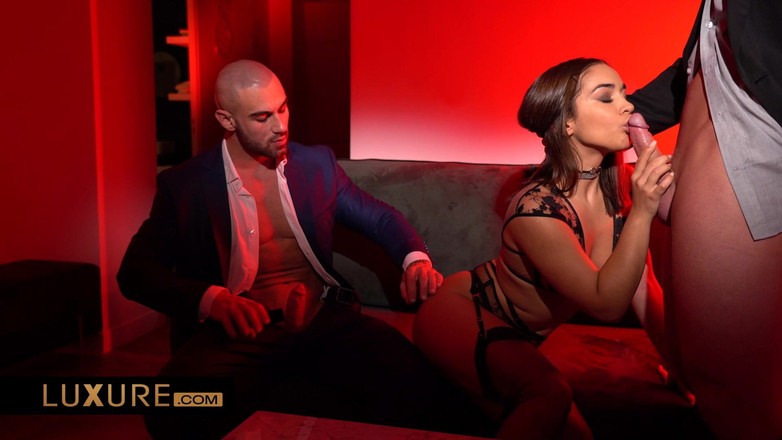 Luxure: Ginebra Bellucci 2 adamla gerçekten yaramaz