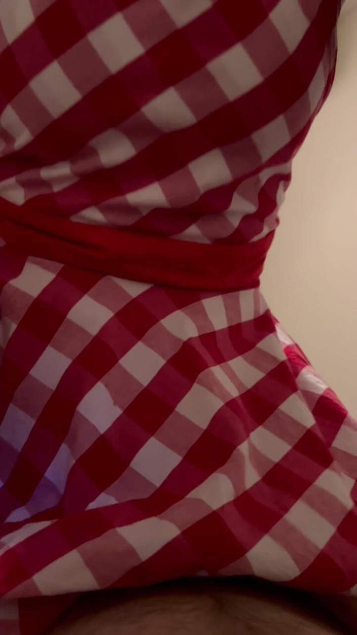 IntimateIsles: Apron Roleplay