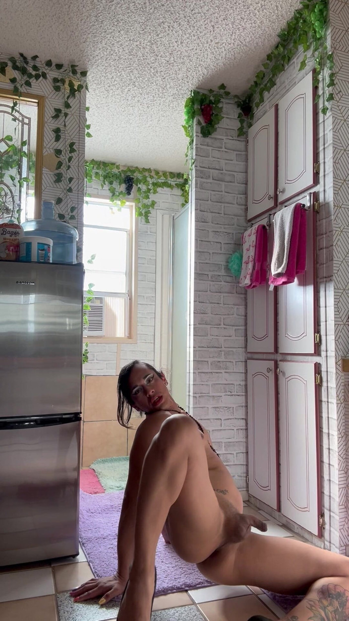 TSJade95: Red Dress Man Eater Stripdance