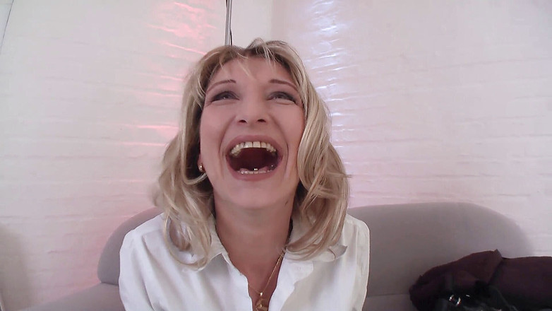 Toy Sluts: Trafitto masturbazione matura al casting