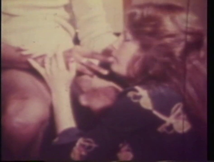 Vintage megastore: Vintage, une brune aide un black à virer