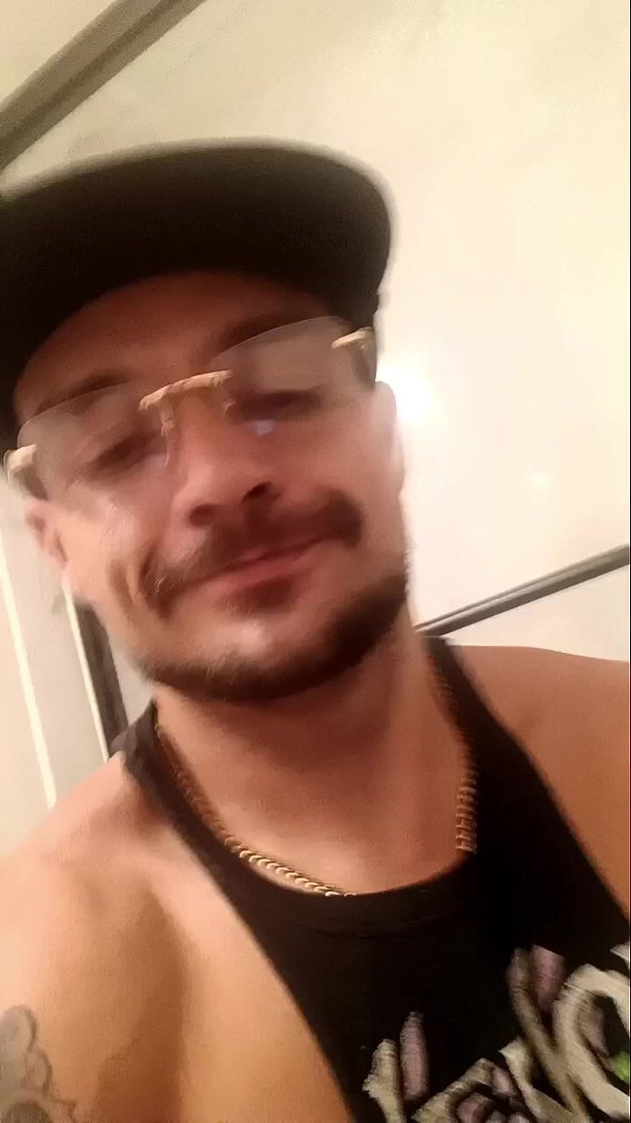 MR DUALITY: Любительський чувак гуняє, поки він передчасно не розвантажить величезний горіх