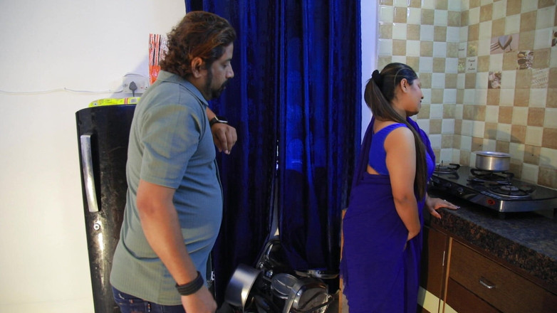 desigoldtv: Indyjska żona ma nastrój w kuchni i jej mąż przyszedł i...