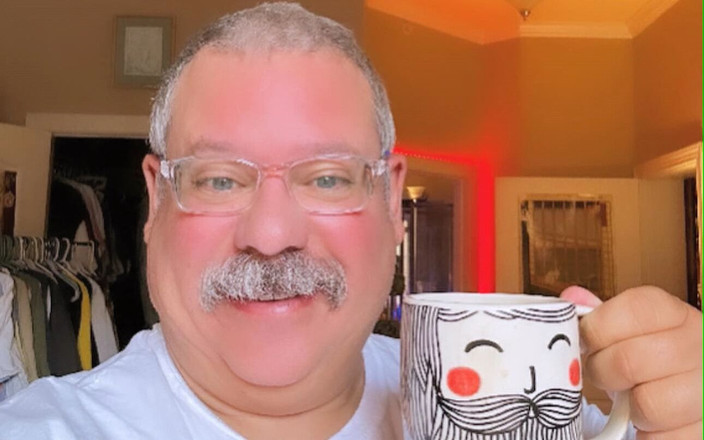 Hand-Free-Daddy-Chub: Teddy bear si imut yang suka ngocok kontol dan pantat...