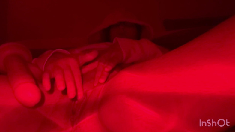 KapkanAruniCouple: 小继妹准备她的阴部。