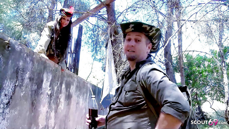 Full porn collection: 마른 십대 수시 갈라를 유혹하고 야외에서 섹스하는 보가 스카우트