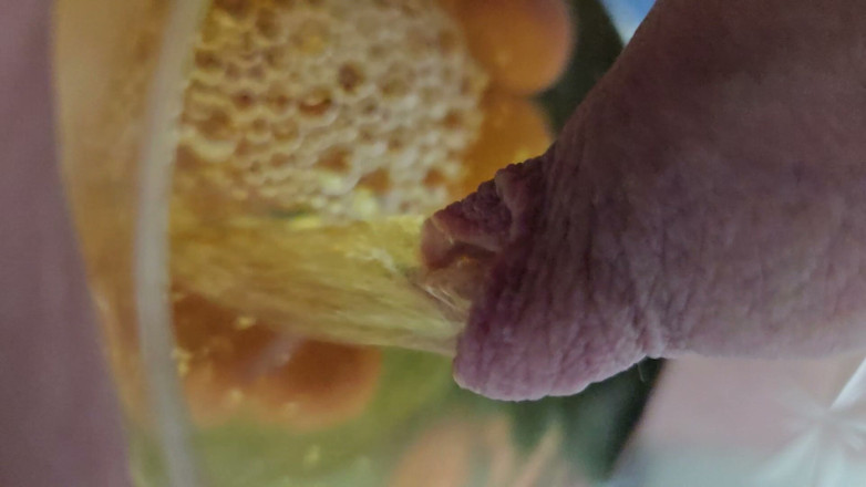 Onwdomu3: Macro Long Foreskin撒尿
