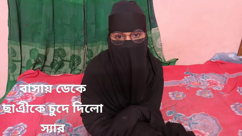 Bdsex24: Läraren knullar hårt och njuter av en romantisk tid vackla...