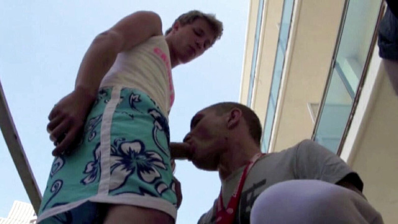 Crunch Boy: 야외에서 Kameron Frost에게 따먹히는 브라이언