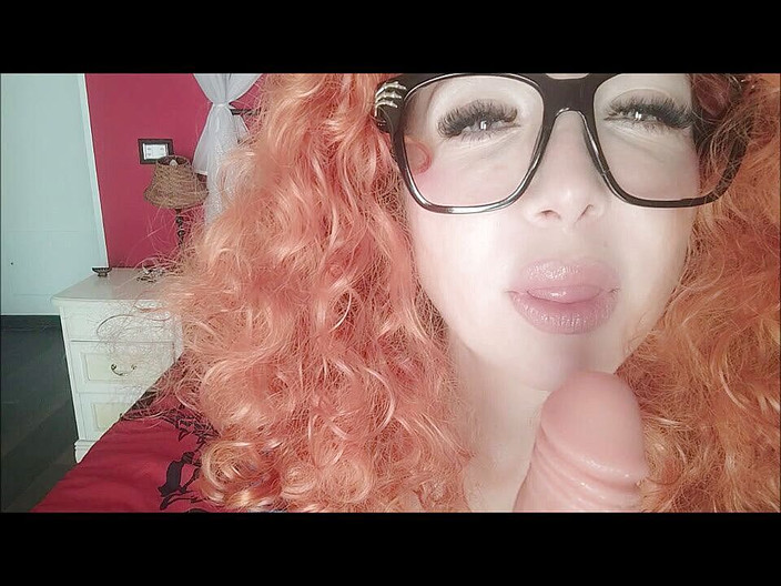 savannahamatoriale: Mọt sách tóc đỏ nóng bỏng thích chơi hậu môn